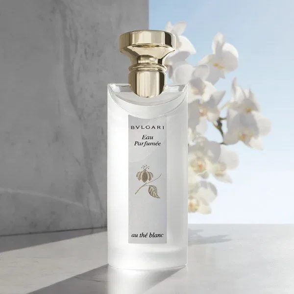 Eau Parfumée au Thé Blanc by Bvlgari