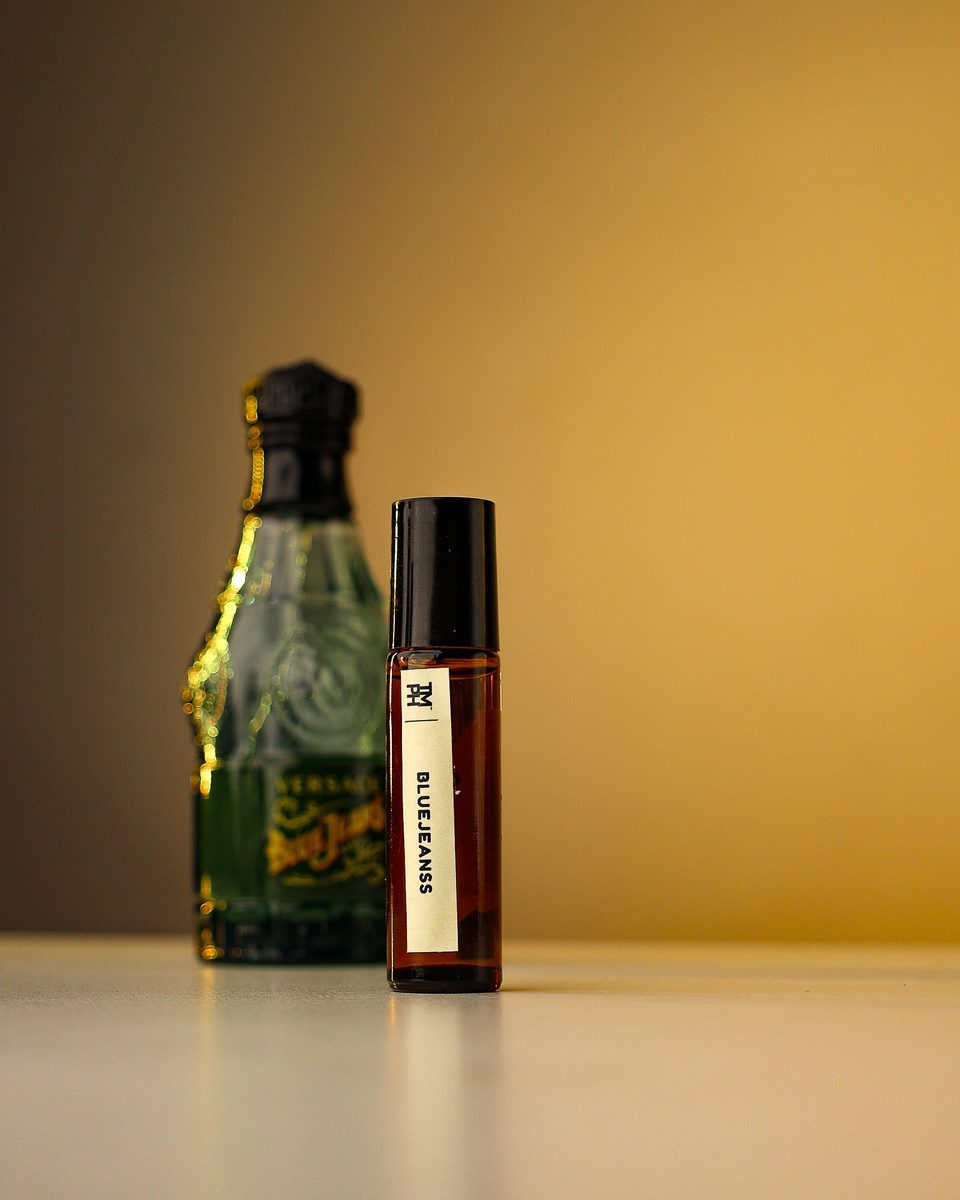 BLUEJEANSS AT | Luxury Designer Attar – 10+ Hour Long Lasting Pure Oil - Inspired by Ve*sace Blue Jeans by TM Fragrance